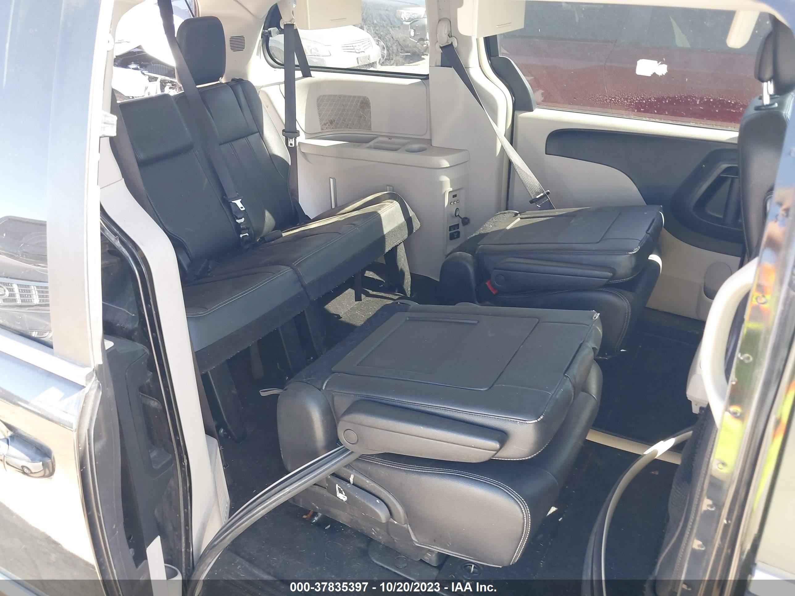 Photo 7 VIN: 2C4RC1BG5GR299841 - CHRYSLER TOWN & COUNTRY 