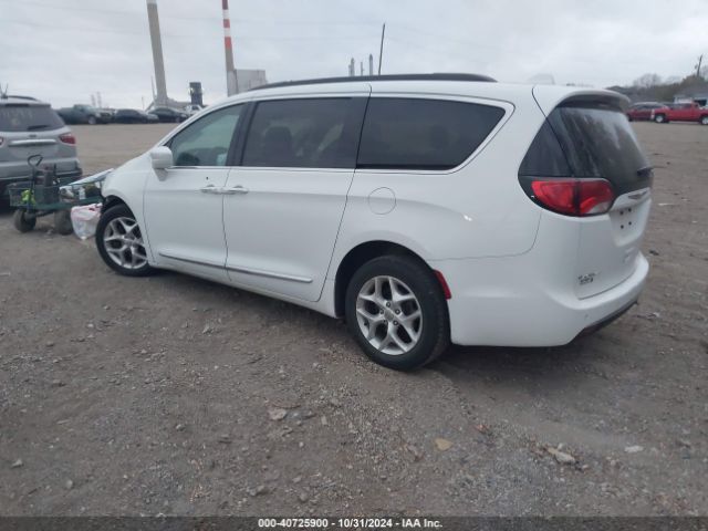 Photo 2 VIN: 2C4RC1BG5HR523241 - CHRYSLER PACIFICA 