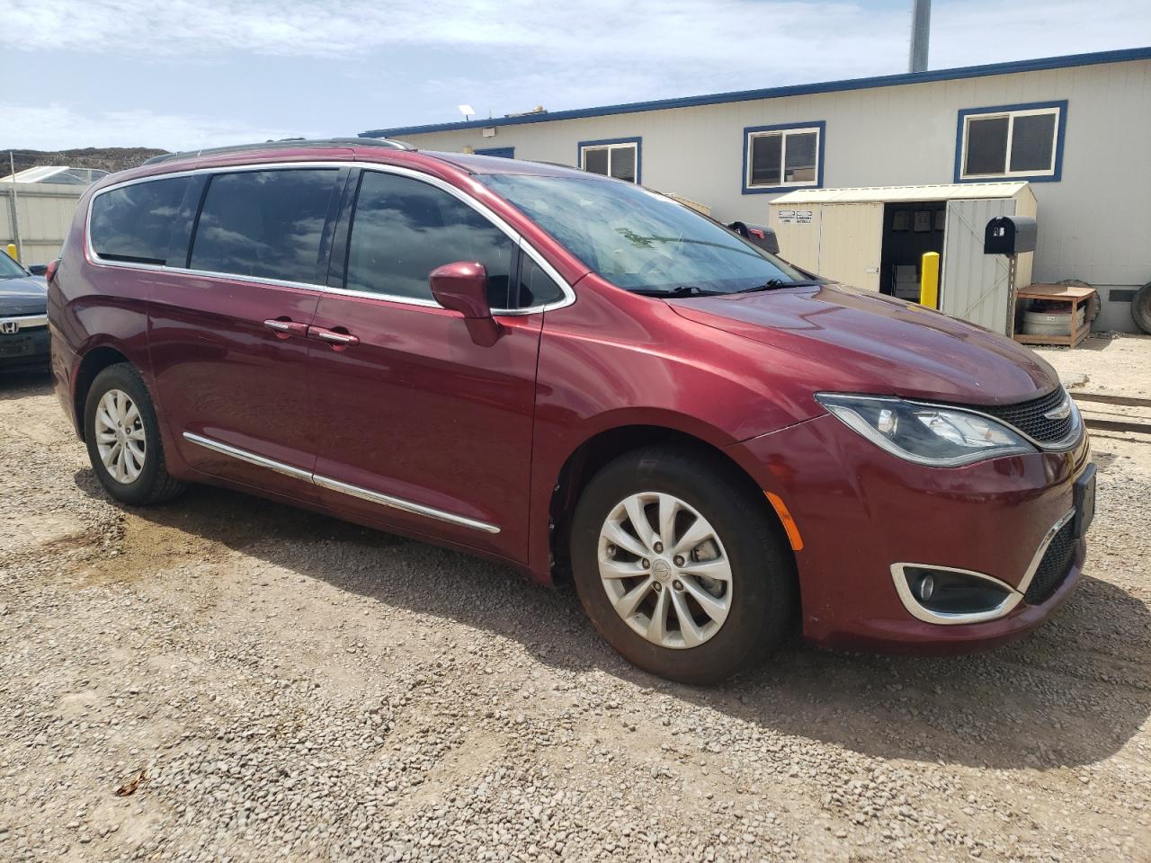 Photo 3 VIN: 2C4RC1BG5HR642536 - CHRYSLER PACIFICA 