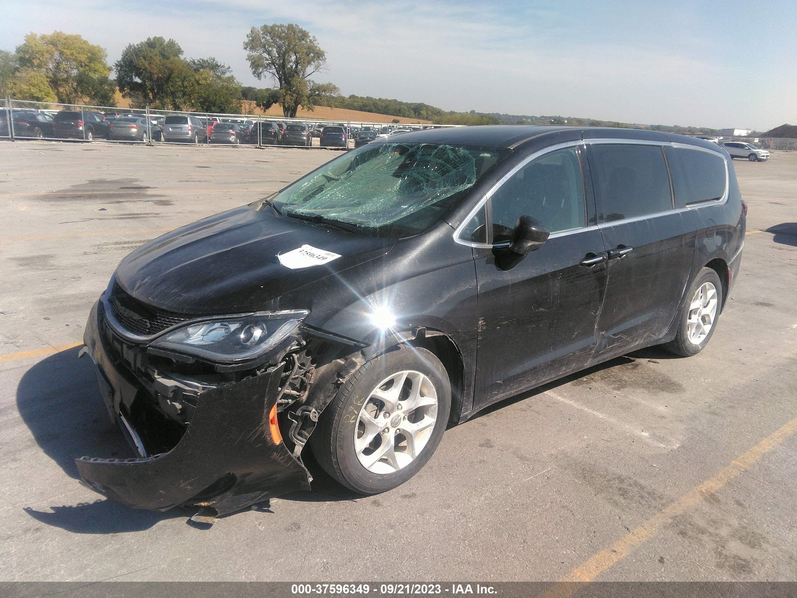 Photo 1 VIN: 2C4RC1BG5HR777483 - CHRYSLER PACIFICA 