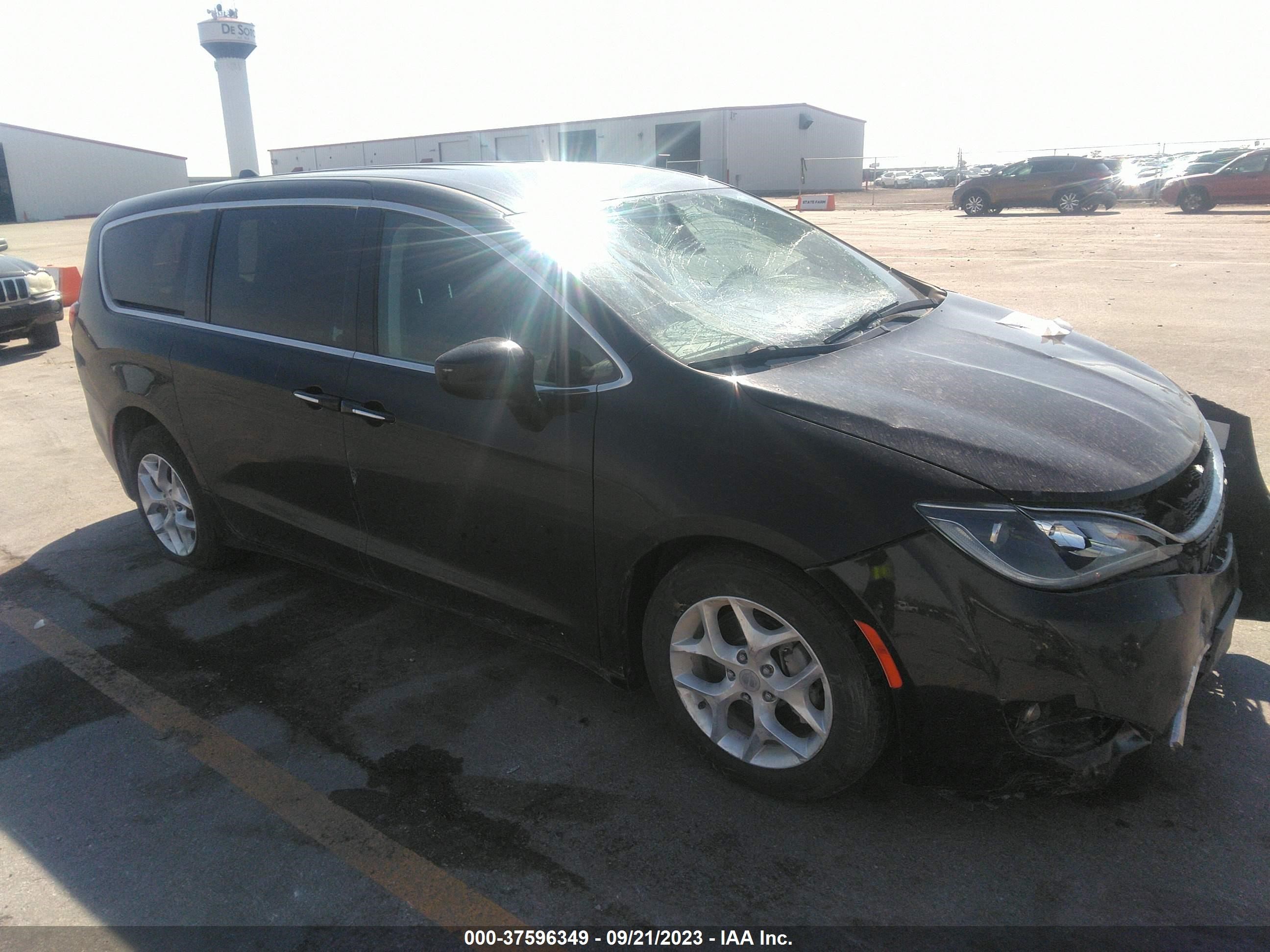 Photo 12 VIN: 2C4RC1BG5HR777483 - CHRYSLER PACIFICA 