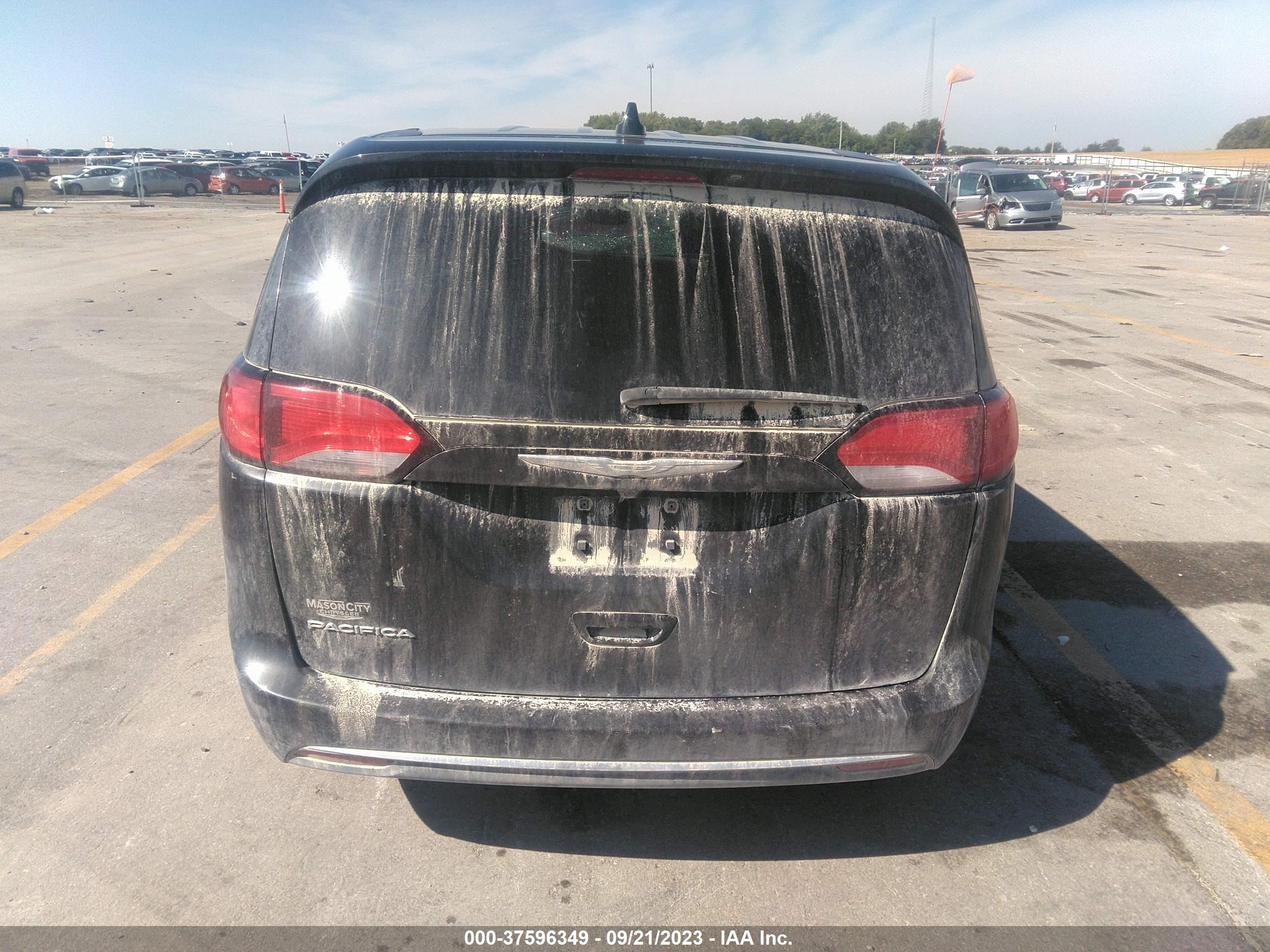 Photo 15 VIN: 2C4RC1BG5HR777483 - CHRYSLER PACIFICA 