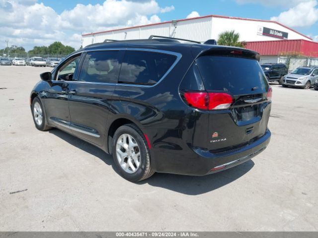 Photo 2 VIN: 2C4RC1BG5HR795031 - CHRYSLER PACIFICA 