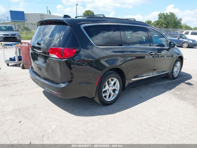 Photo 3 VIN: 2C4RC1BG5HR795031 - CHRYSLER PACIFICA 