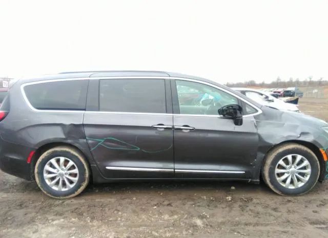 Photo 5 VIN: 2C4RC1BG5JR129132 - CHRYSLER PACIFICA 