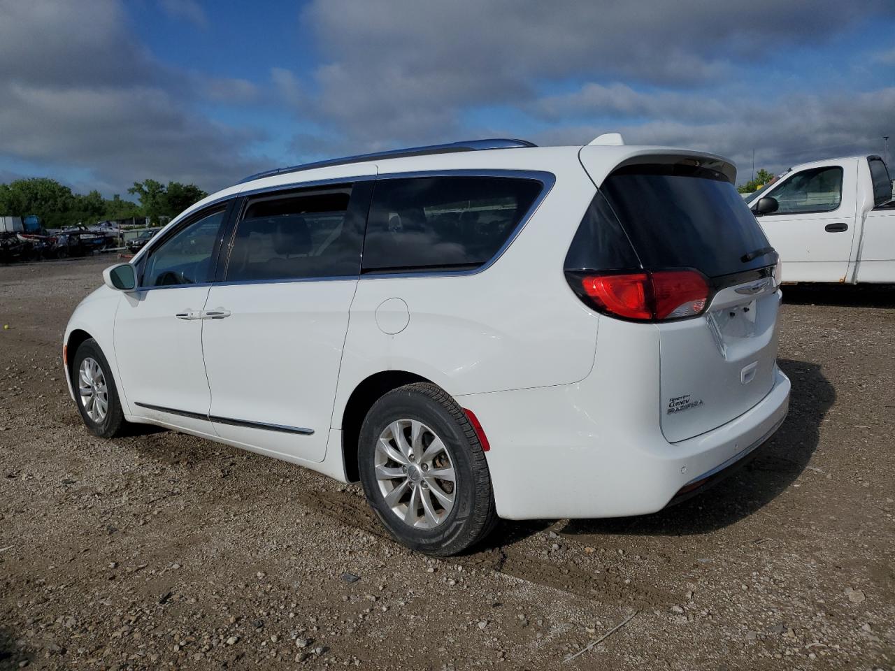 Photo 1 VIN: 2C4RC1BG5JR144018 - CHRYSLER PACIFICA 