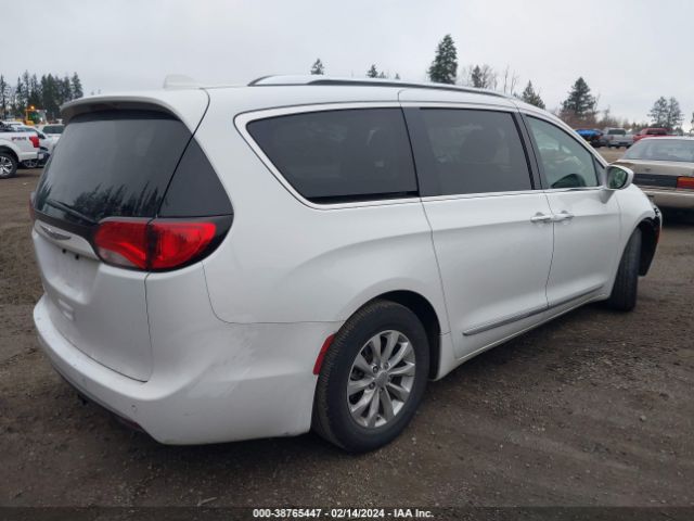 Photo 3 VIN: 2C4RC1BG5JR152328 - CHRYSLER PACIFICA 