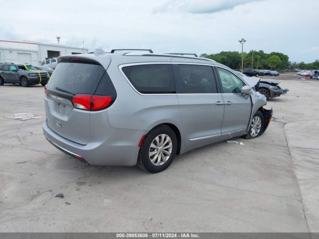 Photo 3 VIN: 2C4RC1BG5JR217310 - CHRYSLER PACIFICA 