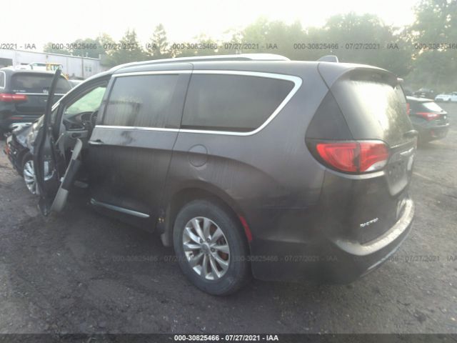 Photo 2 VIN: 2C4RC1BG5JR261226 - CHRYSLER PACIFICA 