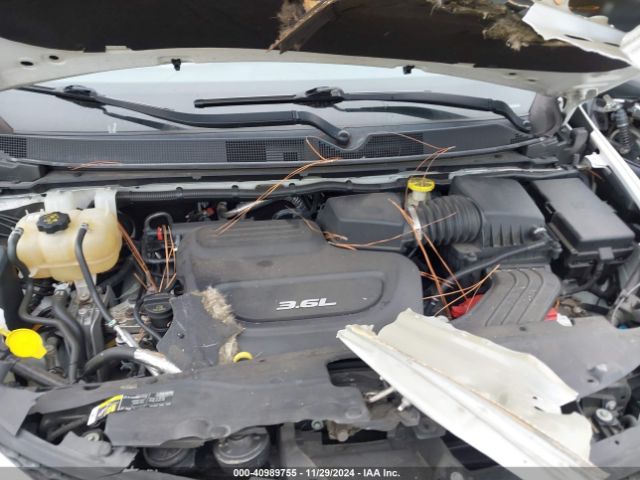 Photo 9 VIN: 2C4RC1BG5JR269956 - CHRYSLER PACIFICA 