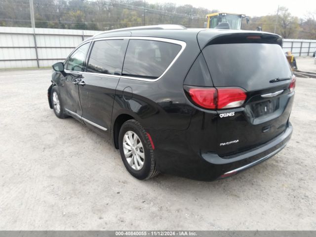 Photo 2 VIN: 2C4RC1BG5KR650109 - CHRYSLER PACIFICA 