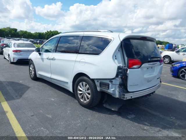 Photo 2 VIN: 2C4RC1BG5KR685524 - CHRYSLER PACIFICA 