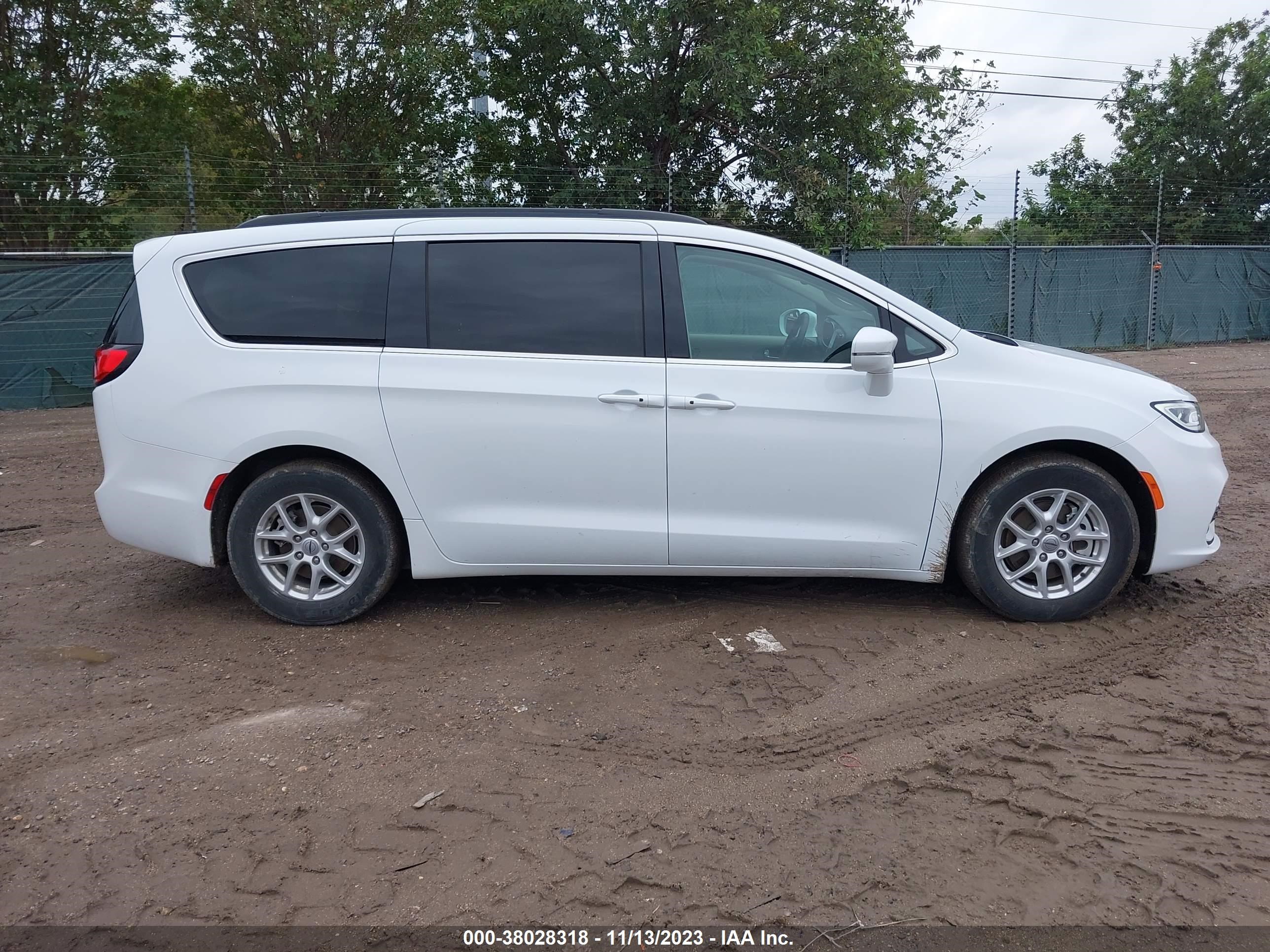 Photo 12 VIN: 2C4RC1BG5NR147233 - CHRYSLER PACIFICA 