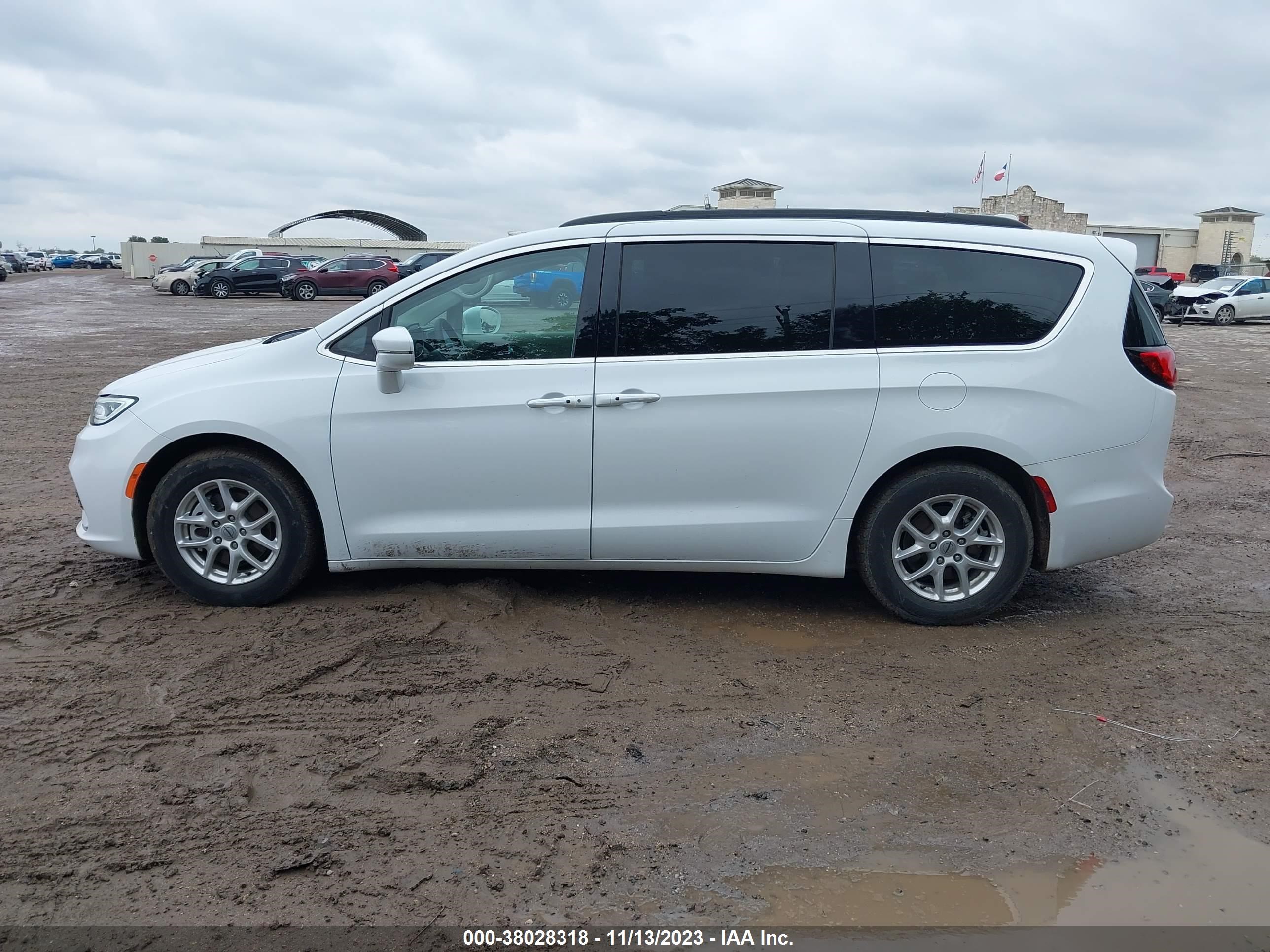 Photo 13 VIN: 2C4RC1BG5NR147233 - CHRYSLER PACIFICA 