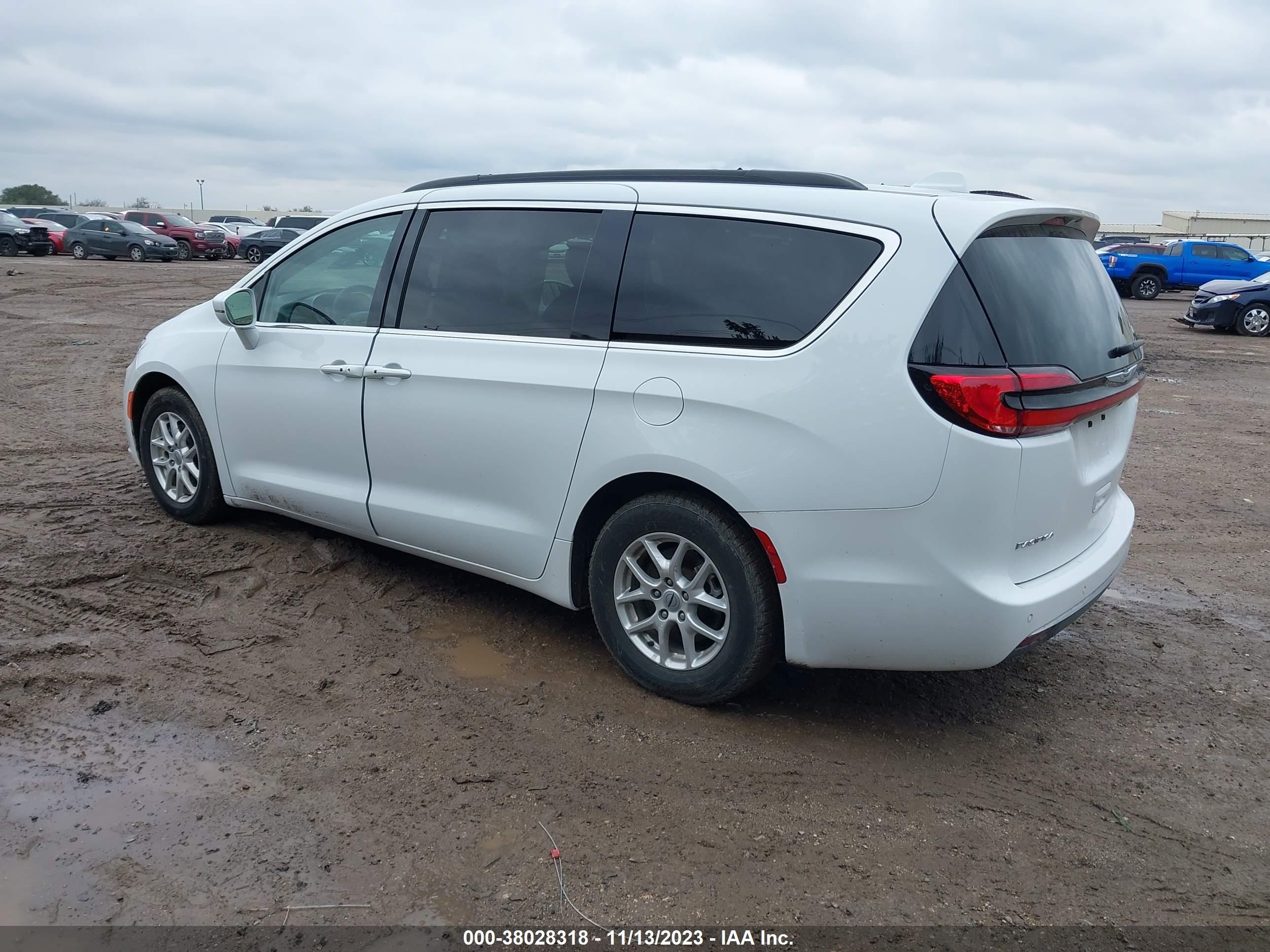 Photo 2 VIN: 2C4RC1BG5NR147233 - CHRYSLER PACIFICA 