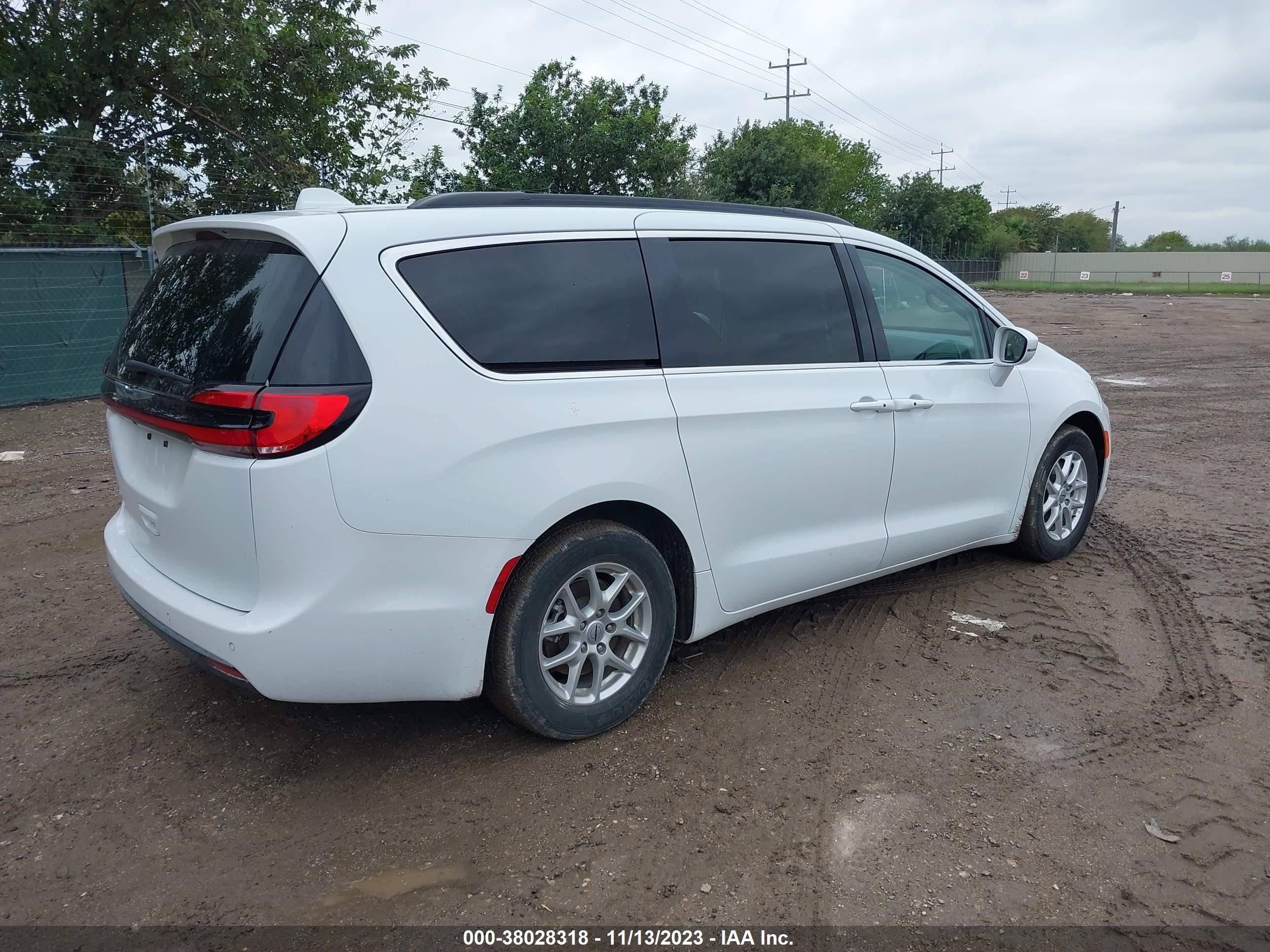 Photo 3 VIN: 2C4RC1BG5NR147233 - CHRYSLER PACIFICA 