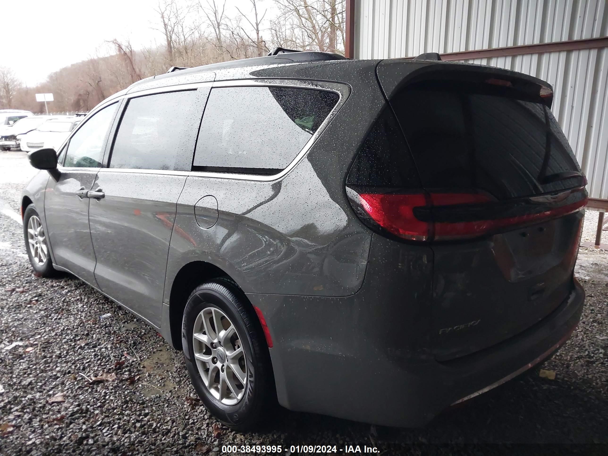 Photo 2 VIN: 2C4RC1BG5NR233531 - CHRYSLER PACIFICA 