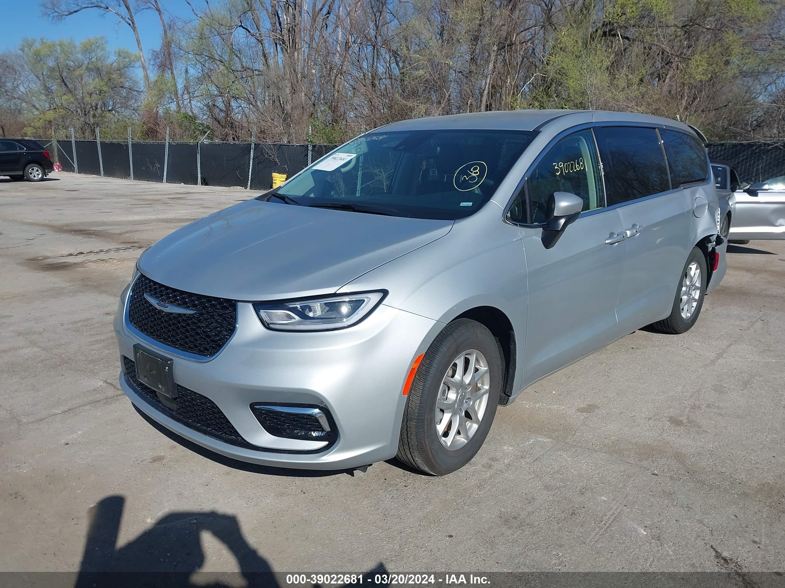 Photo 1 VIN: 2C4RC1BG5PR620132 - CHRYSLER PACIFICA 