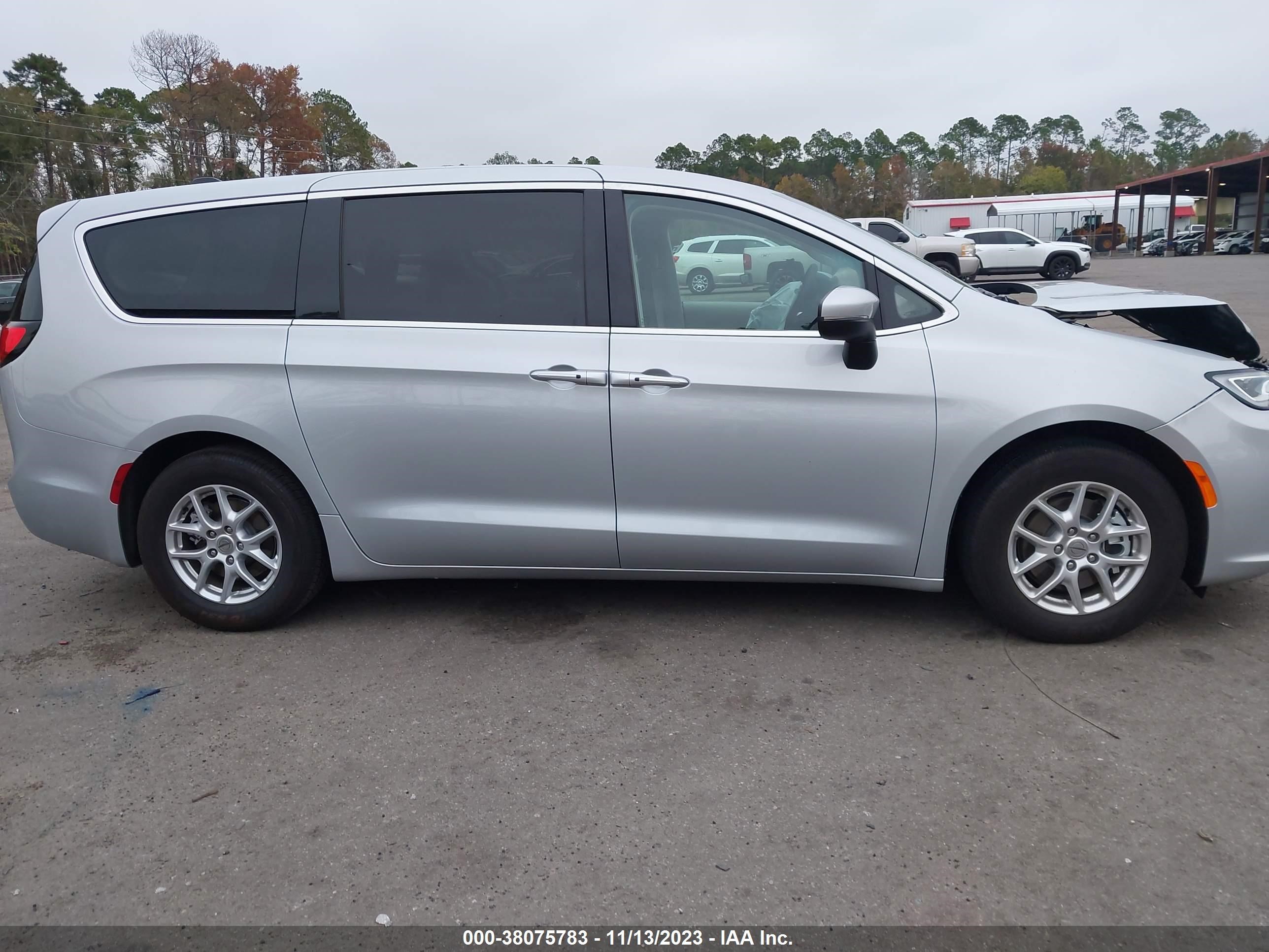 Photo 12 VIN: 2C4RC1BG5PR623967 - CHRYSLER PACIFICA 