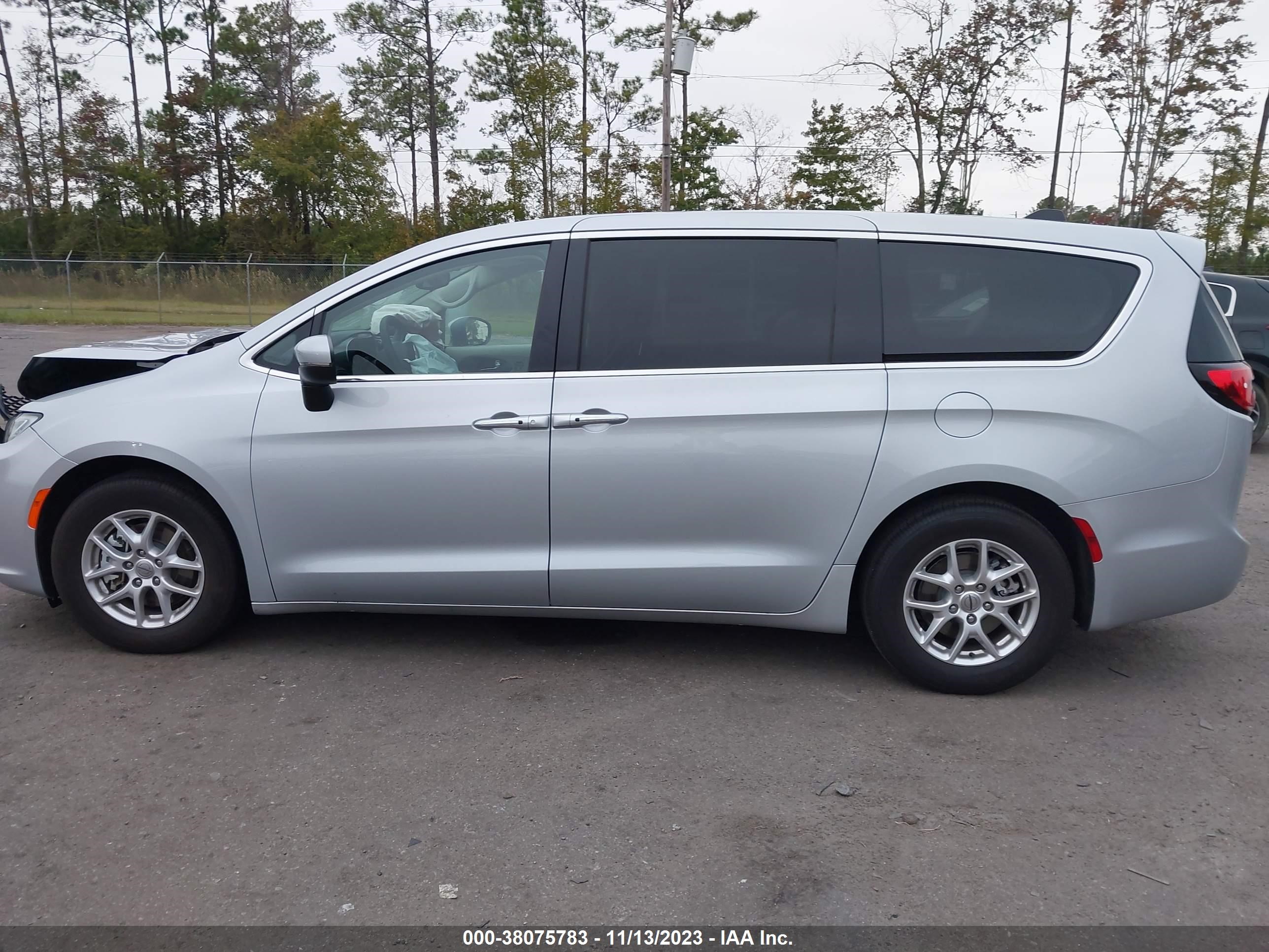 Photo 13 VIN: 2C4RC1BG5PR623967 - CHRYSLER PACIFICA 