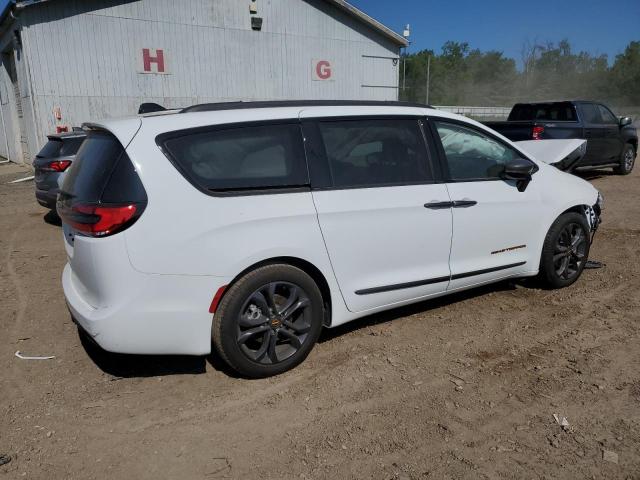 Photo 2 VIN: 2C4RC1BG5RR126422 - CHRYSLER PACIFICA 