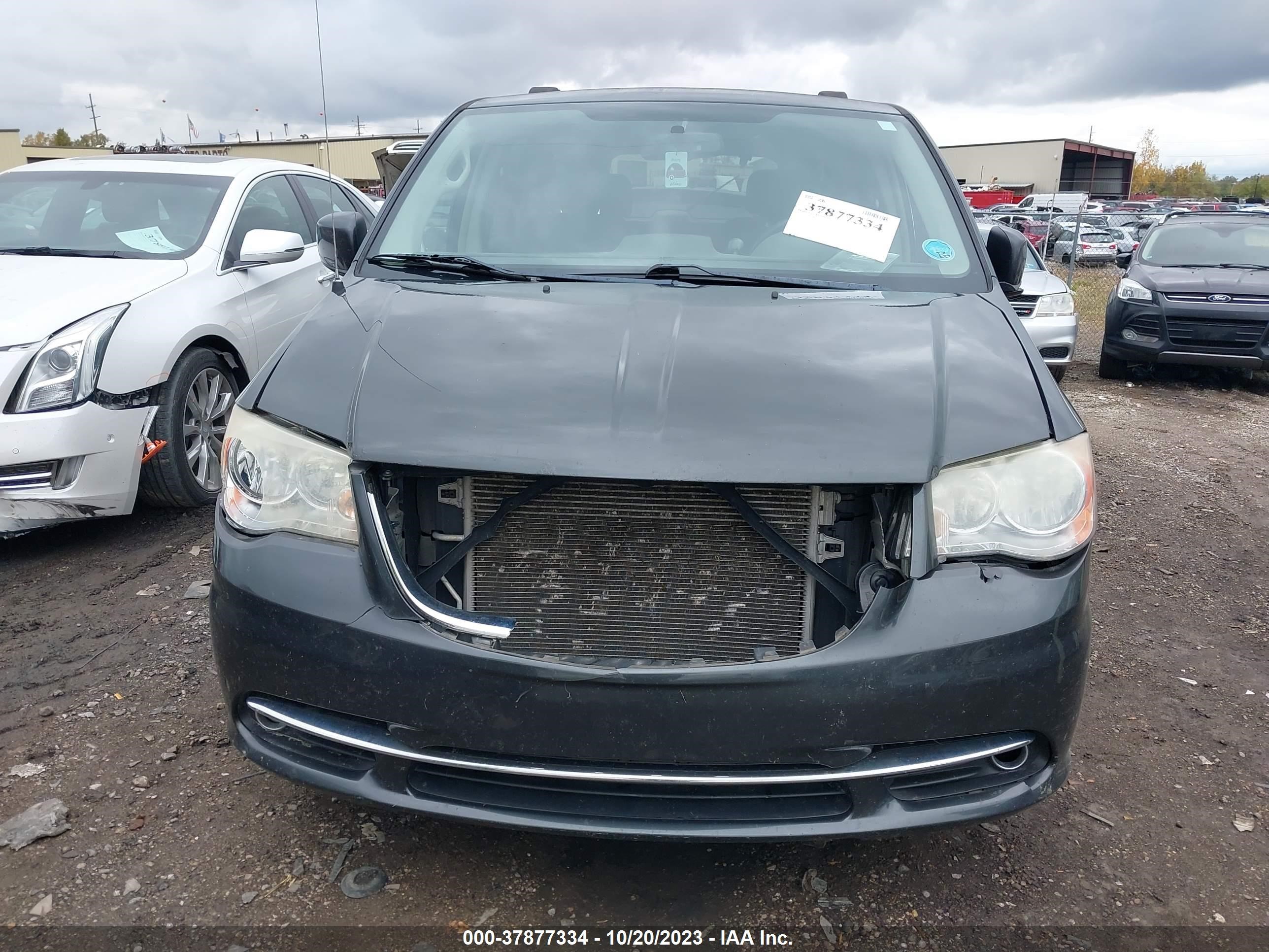 Photo 11 VIN: 2C4RC1BG6CR301493 - CHRYSLER TOWN & COUNTRY 