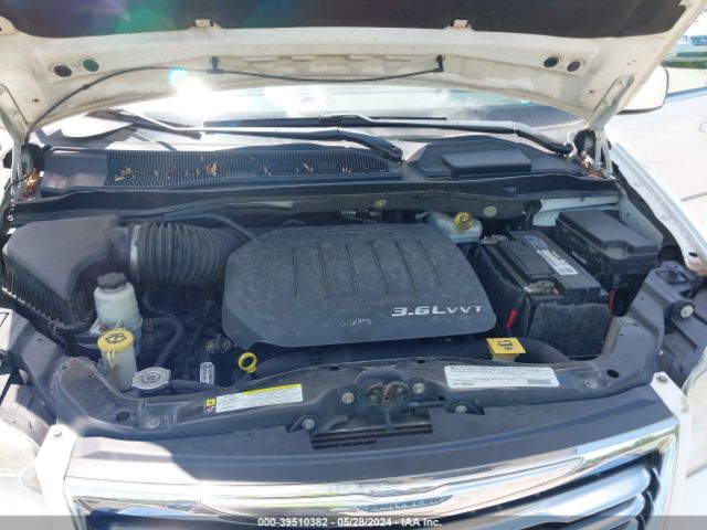 Photo 9 VIN: 2C4RC1BG6CR363542 - CHRYSLER TOWN AND COUNTRY 