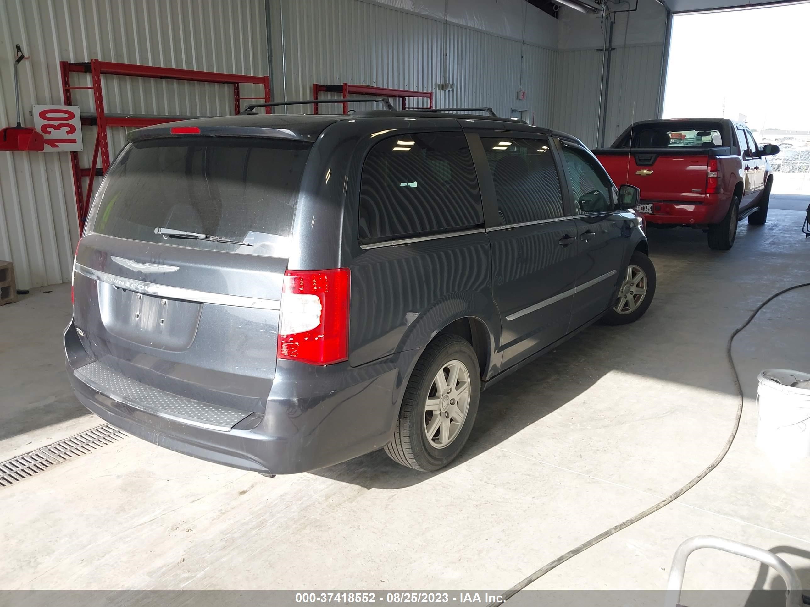 Photo 3 VIN: 2C4RC1BG6DR658044 - CHRYSLER TOWN & COUNTRY 