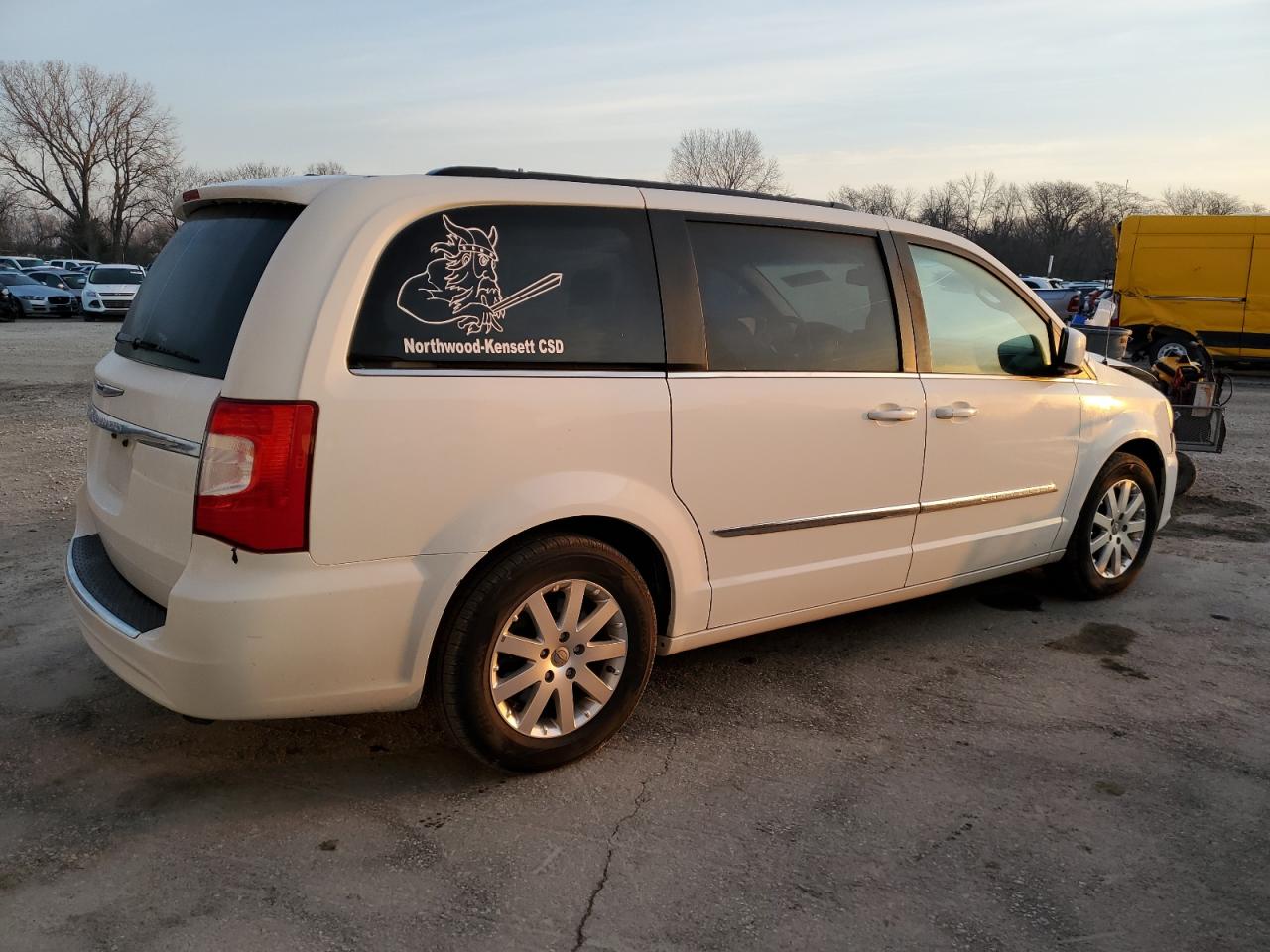 Photo 2 VIN: 2C4RC1BG6DR741795 - CHRYSLER TOWN & COUNTRY 