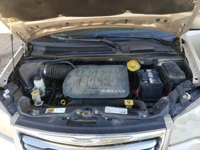 Photo 6 VIN: 2C4RC1BG6DR743613 - CHRYSLER TOWN &AMP COU 