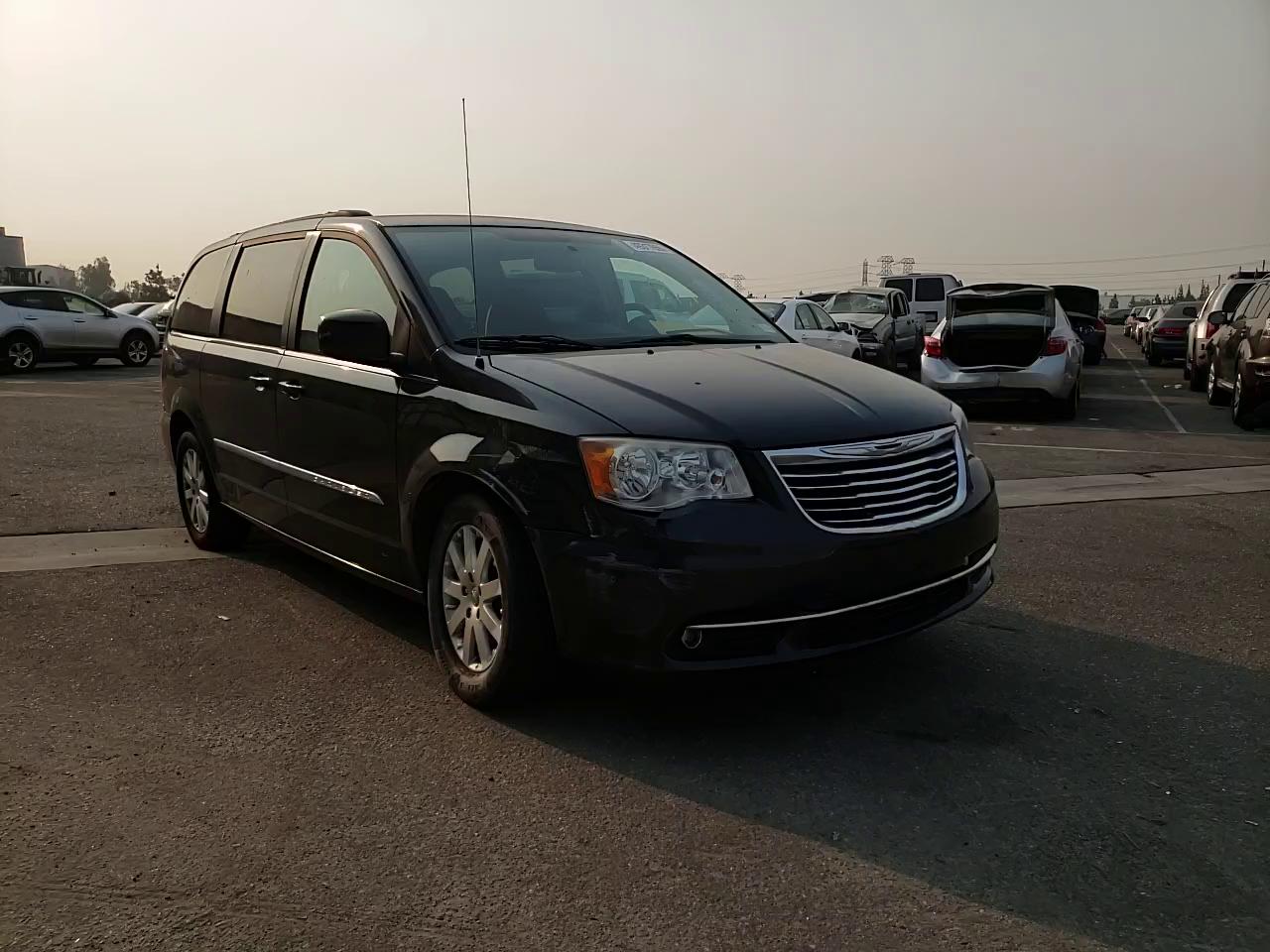 Photo 10 VIN: 2C4RC1BG6ER143899 - CHRYSLER TOWN & COU 