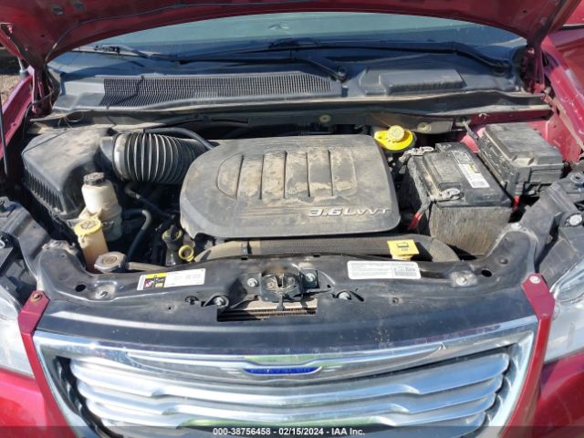 Photo 9 VIN: 2C4RC1BG6ER327210 - CHRYSLER TOWN & COUNTRY 