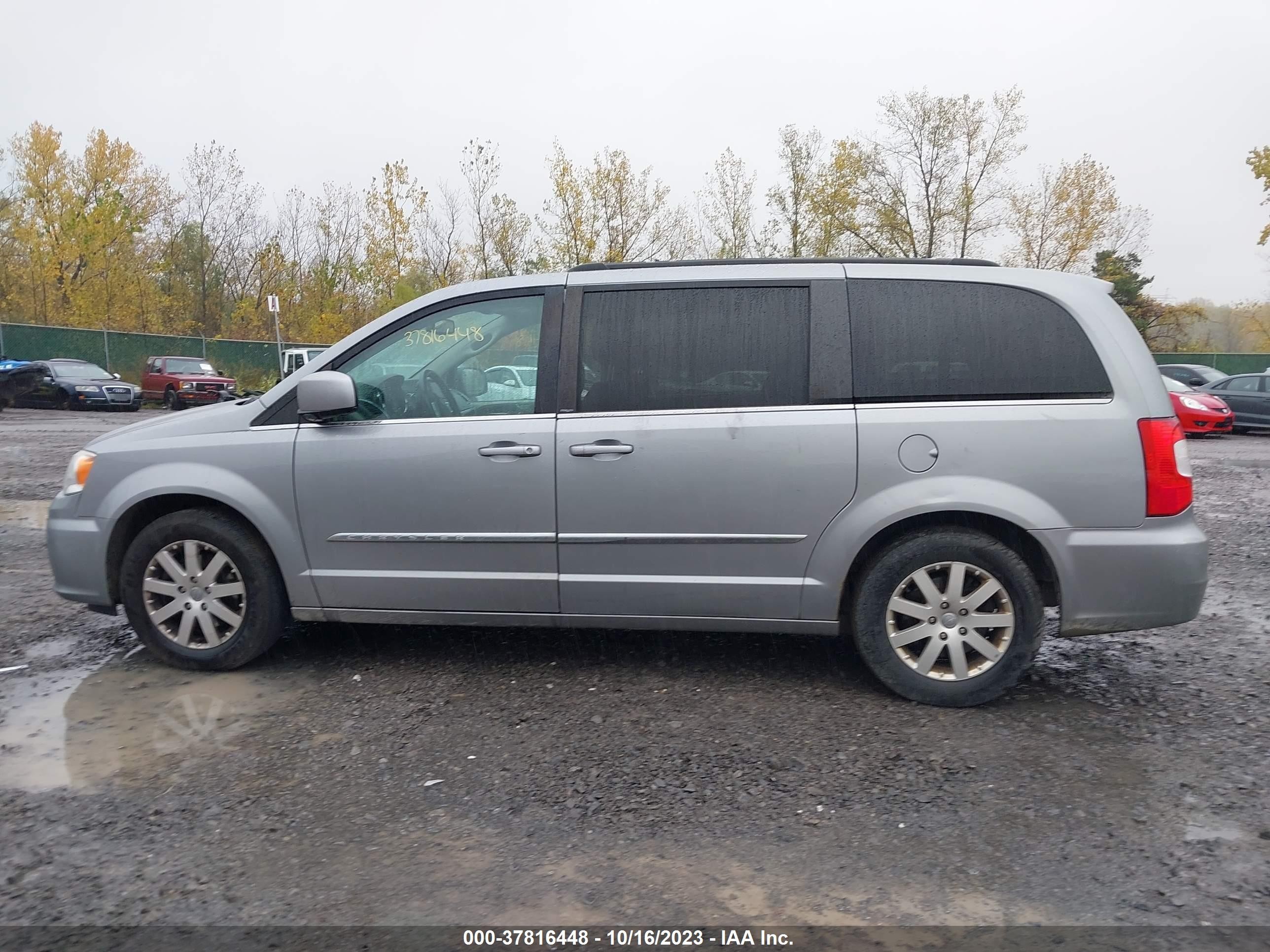 Photo 13 VIN: 2C4RC1BG6ER455043 - CHRYSLER TOWN & COUNTRY 