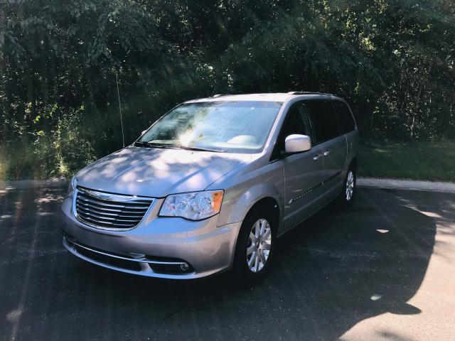 Photo 1 VIN: 2C4RC1BG6FR588516 - CHRYSLER TOWN & COU 