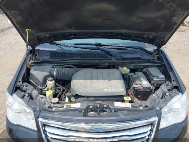 Photo 9 VIN: 2C4RC1BG6FR637519 - CHRYSLER TOWN AND COUNTRY 