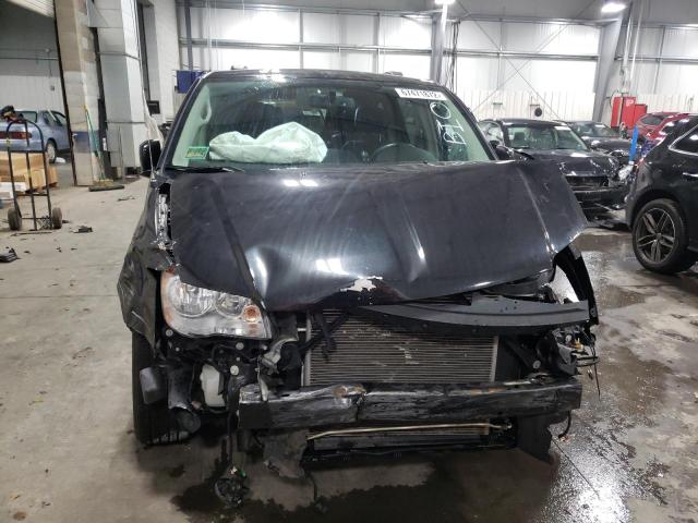 Photo 4 VIN: 2C4RC1BG6FR751679 - CHRYSLER TOWN & COU 