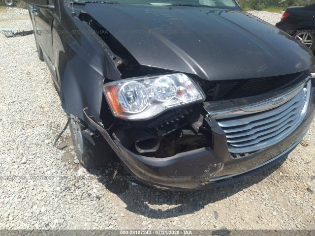 Photo 5 VIN: 2C4RC1BG6GR137961 - CHRYSLER TOWN & COUNTRY 