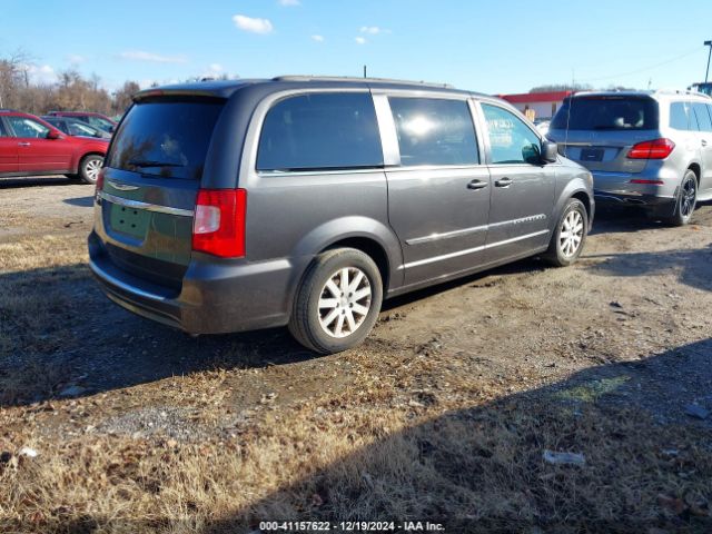 Photo 3 VIN: 2C4RC1BG6GR142500 - CHRYSLER TOWN AND COUNTRY 