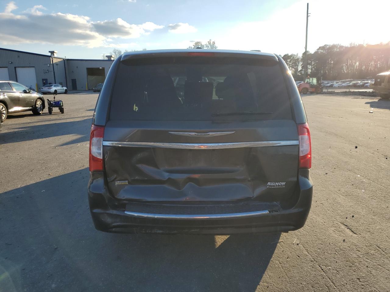 Photo 5 VIN: 2C4RC1BG6GR252821 - CHRYSLER TOWN & COUNTRY 