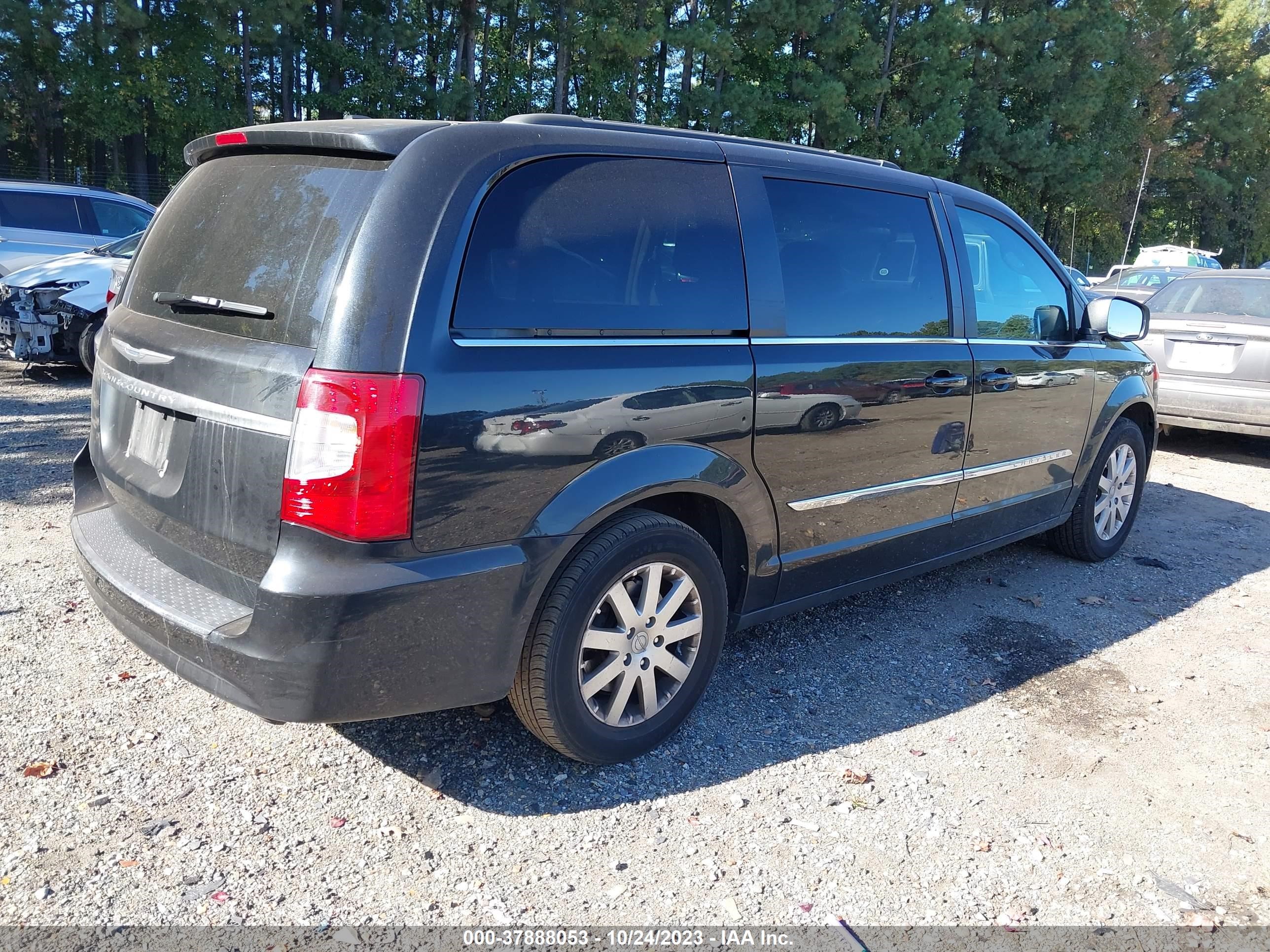 Photo 3 VIN: 2C4RC1BG6GR260160 - CHRYSLER TOWN & COUNTRY 