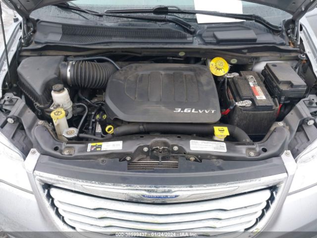 Photo 9 VIN: 2C4RC1BG6GR269618 - CHRYSLER TOWN & COUNTRY 