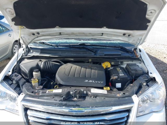 Photo 9 VIN: 2C4RC1BG6GR293126 - CHRYSLER TOWN AND COUNTRY 