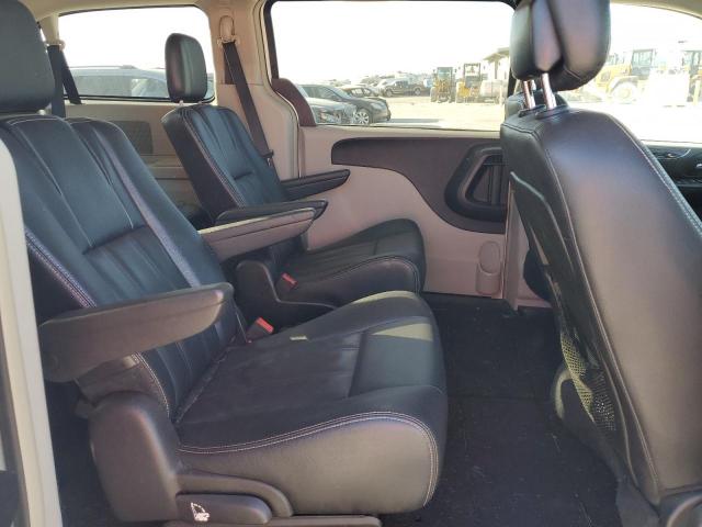 Photo 10 VIN: 2C4RC1BG6GR295121 - CHRYSLER TOWN & COU 