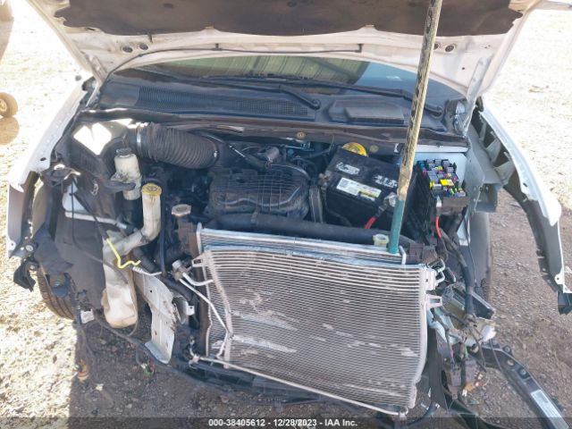 Photo 9 VIN: 2C4RC1BG6GR297354 - CHRYSLER TOWN & COUNTRY 