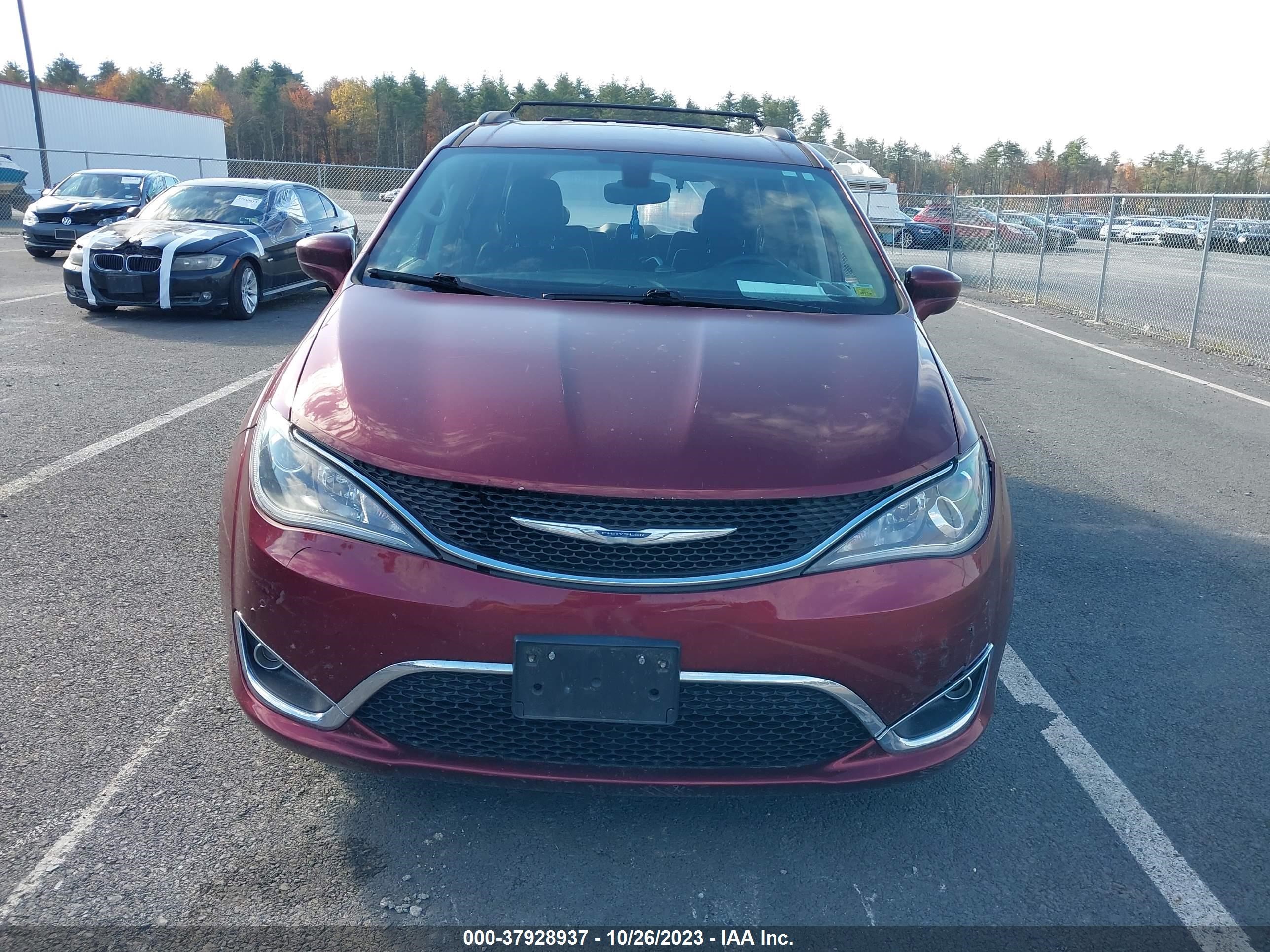 Photo 11 VIN: 2C4RC1BG6HR523233 - CHRYSLER PACIFICA 