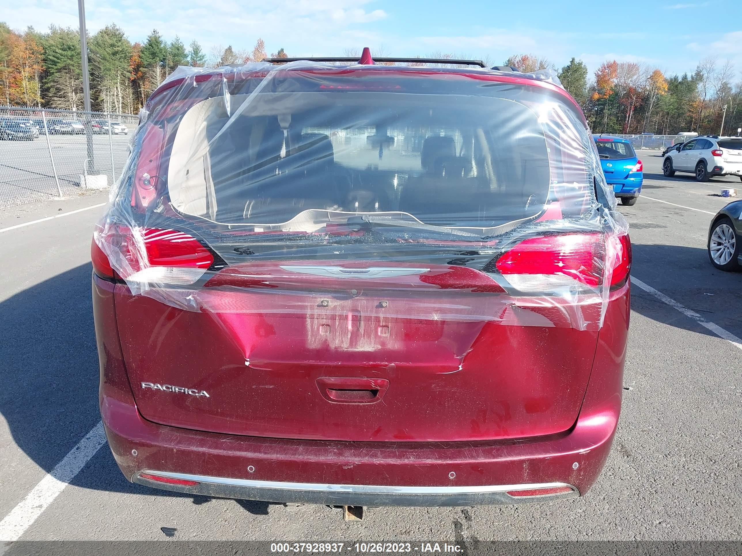 Photo 15 VIN: 2C4RC1BG6HR523233 - CHRYSLER PACIFICA 