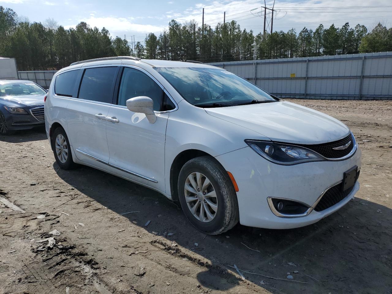 Photo 3 VIN: 2C4RC1BG6HR711816 - CHRYSLER PACIFICA 