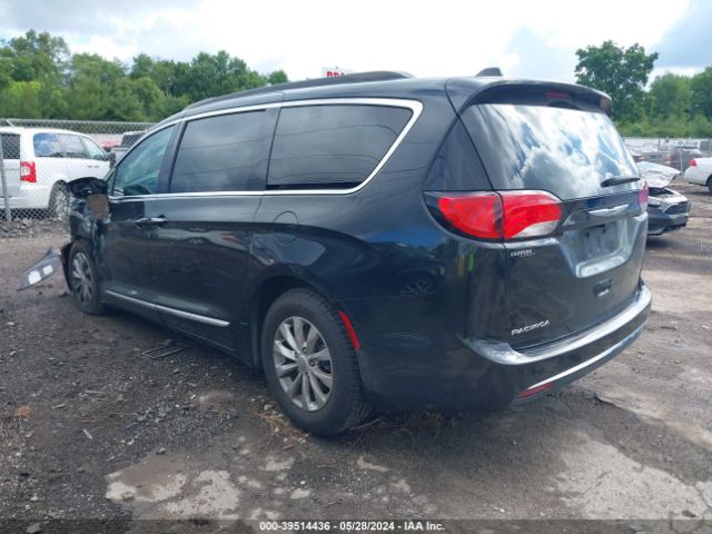 Photo 2 VIN: 2C4RC1BG6HR785527 - CHRYSLER PACIFICA 