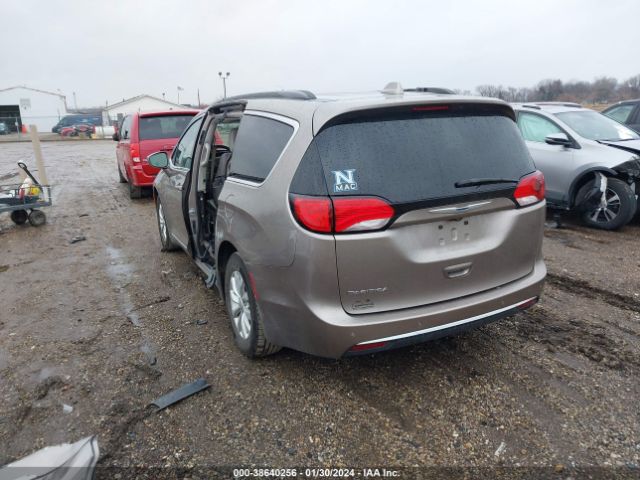 Photo 2 VIN: 2C4RC1BG6HR788167 - CHRYSLER PACIFICA 