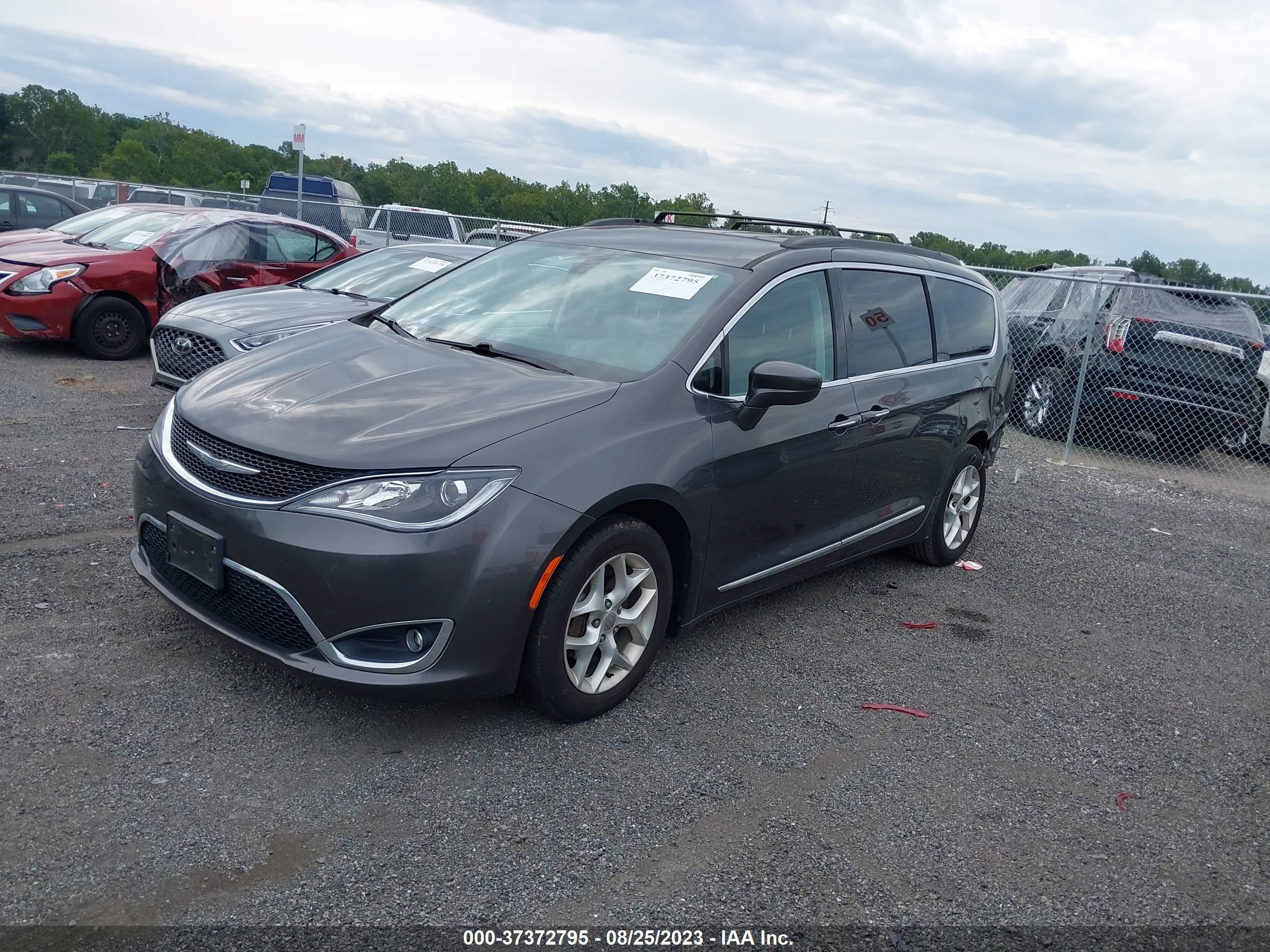 Photo 1 VIN: 2C4RC1BG6HR831373 - CHRYSLER PACIFICA 